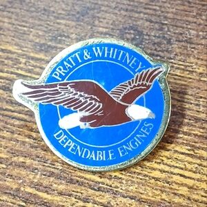 PRATT & AND WHITNEY ENGINE ENGINES AIRCRAFT AVIATION LAPEL PIN BADGE 1 inch
